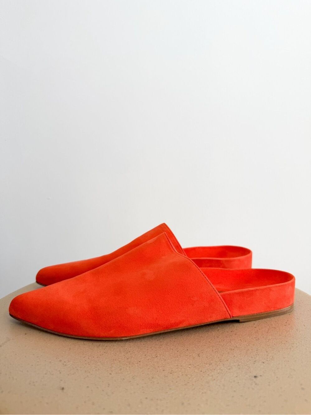 Stuart Weitzman Women’s Vibrant Bright Orange Suede Leather Closed Point Toe Sli